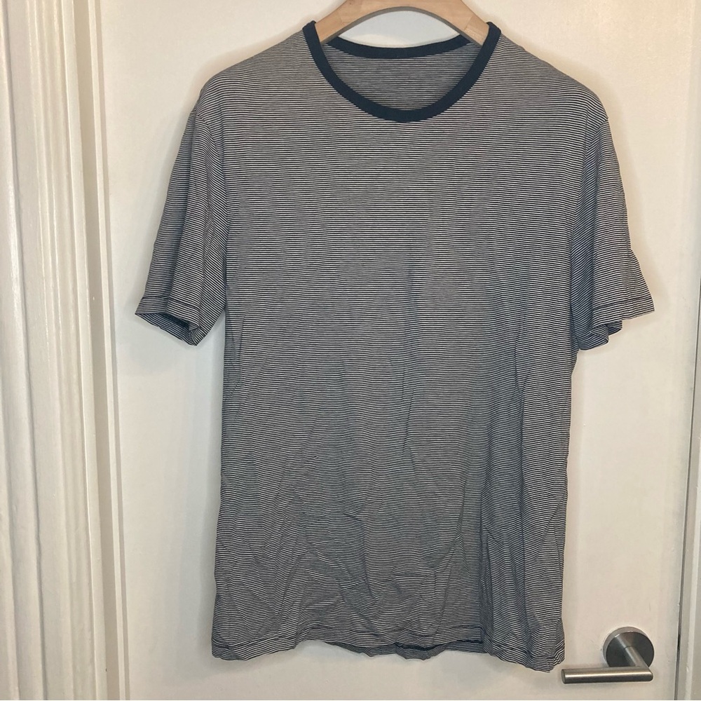4 pack Lululemon T-Shirts - XL